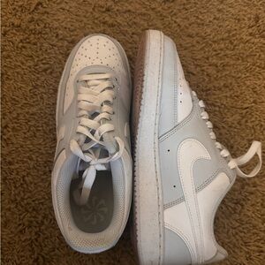 Nike Low-Top Sneakers in White and Light Gray